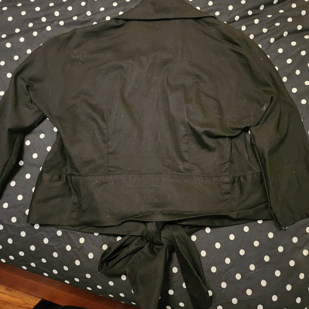 Pinup Couture - Pinup girl clothin Black Wrap Top Size MEDIUM - Picture 3 of 3